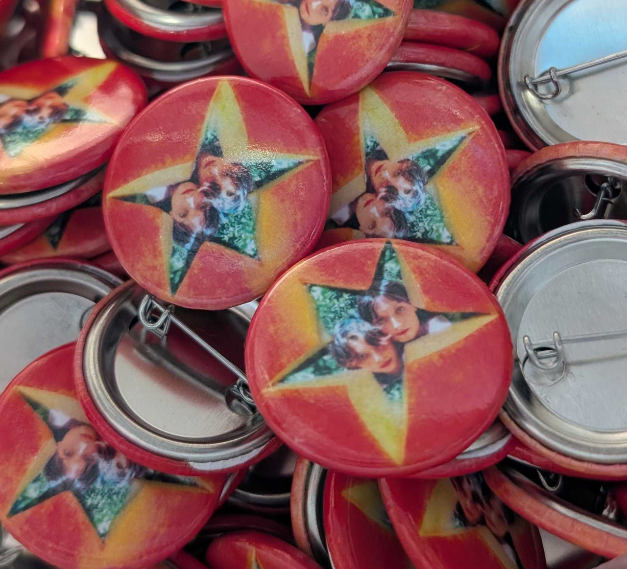 Apple Pin